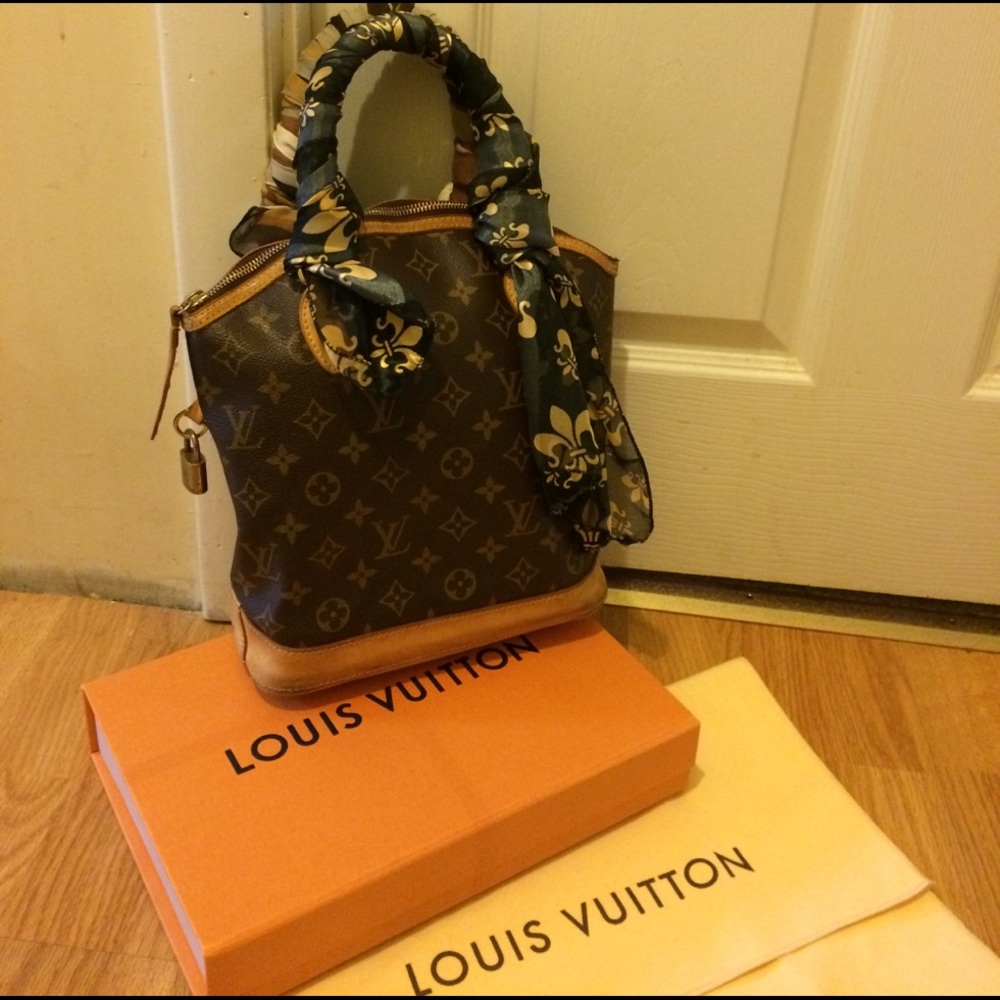 Authentic Louis Vuitton locket handbag